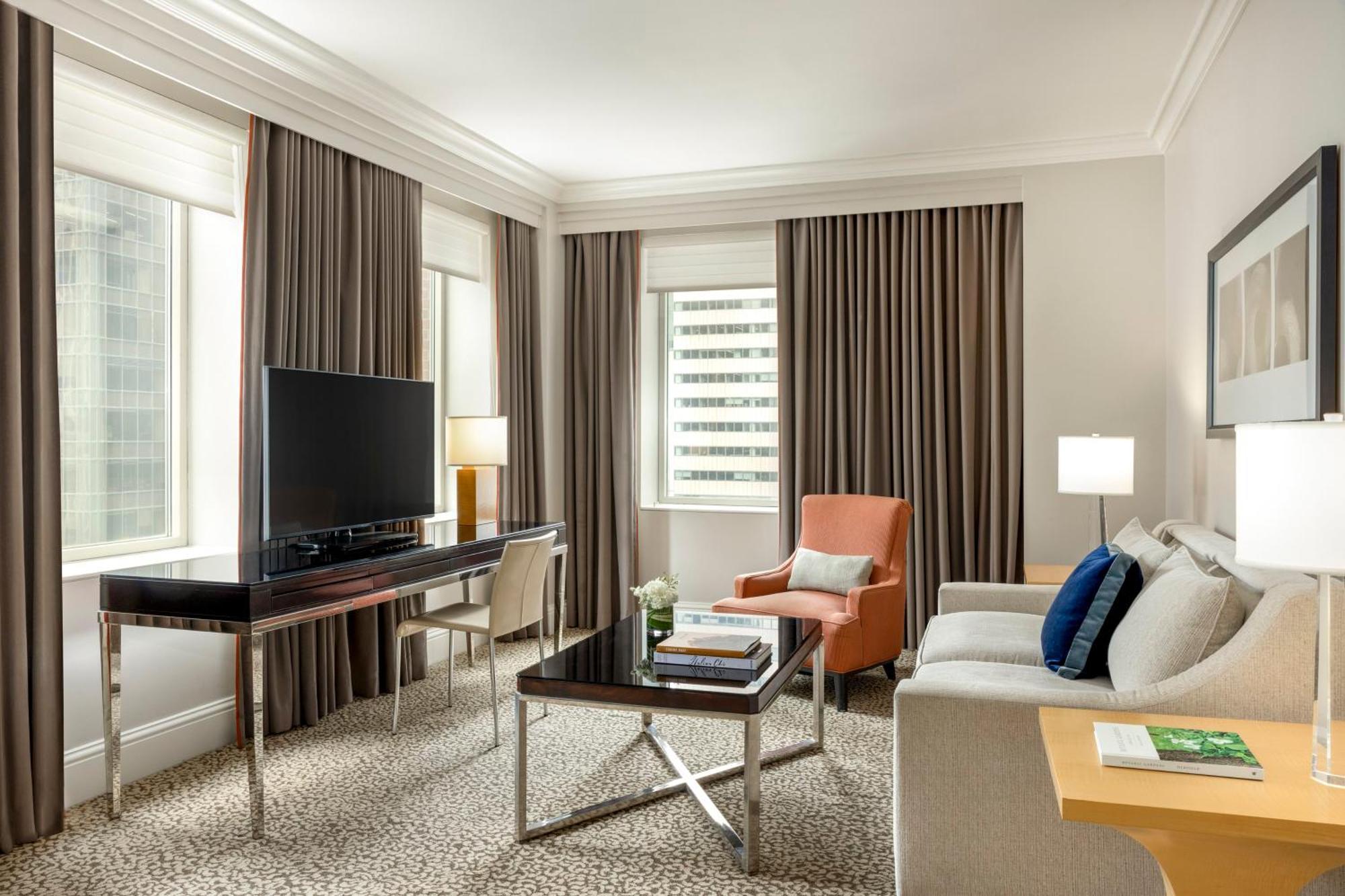 Omni Berkshire Place New York Exterior photo